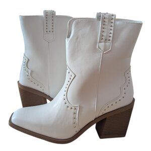 Women's NIB Windsor western studded faux leather bootie, white